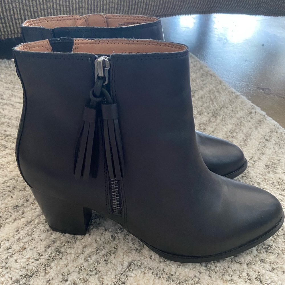 VIONIC SZ 10 Women’s Black Leather Boots